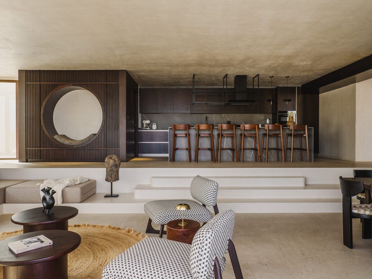 Open kitchen and lounge