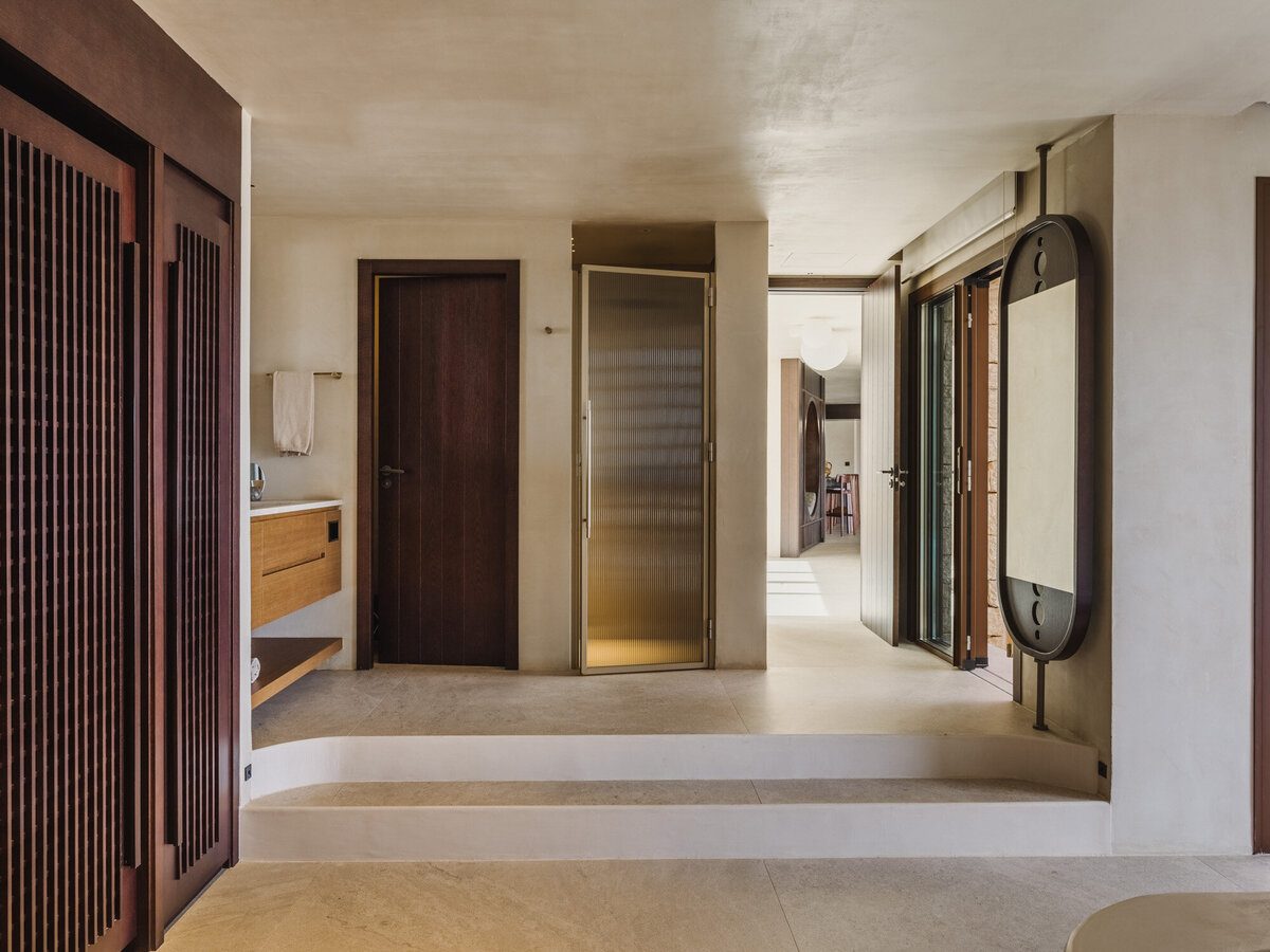Suite entrance